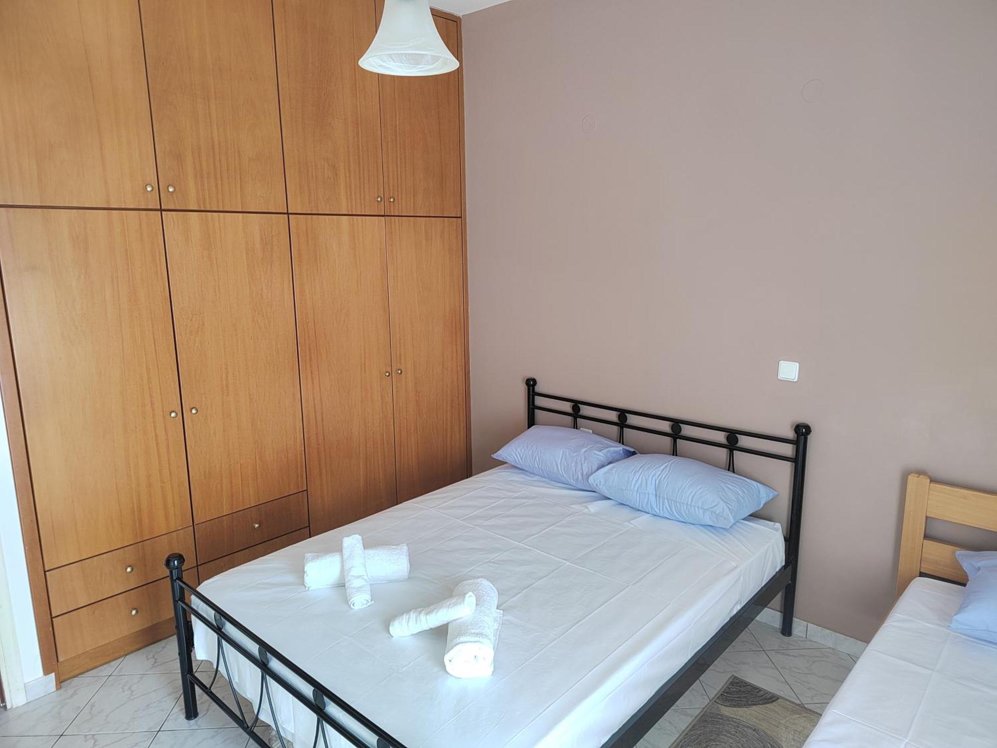 Manos Apartments Kolimvarion Bagian luar foto