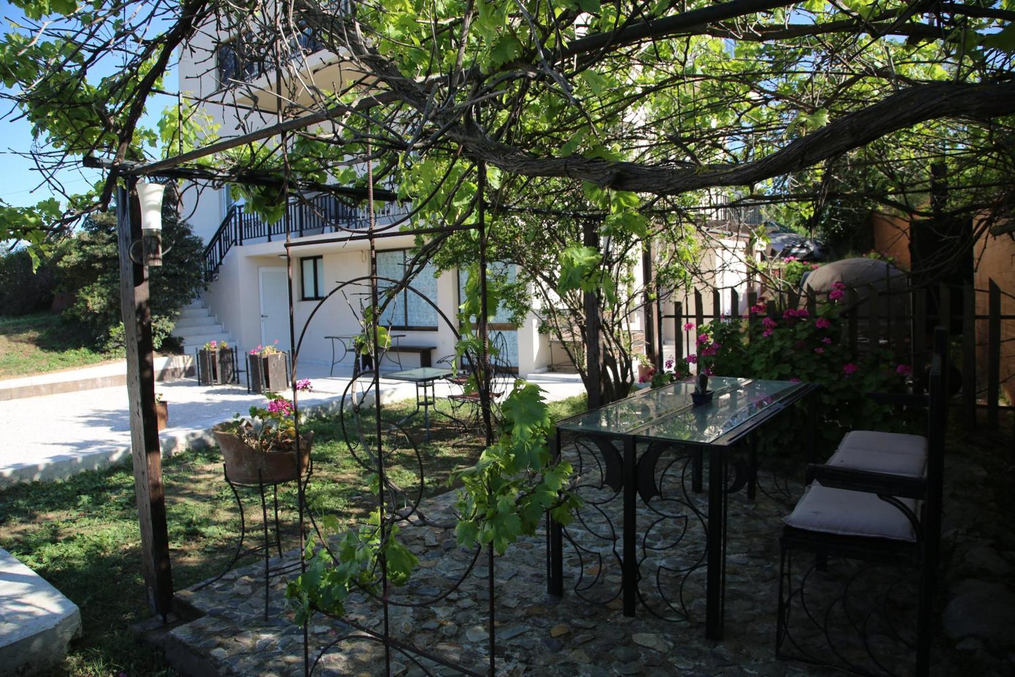 Manos Apartments Kolimvarion Bagian luar foto